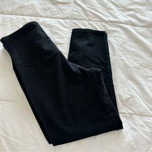 YUMMIE Black Leggings